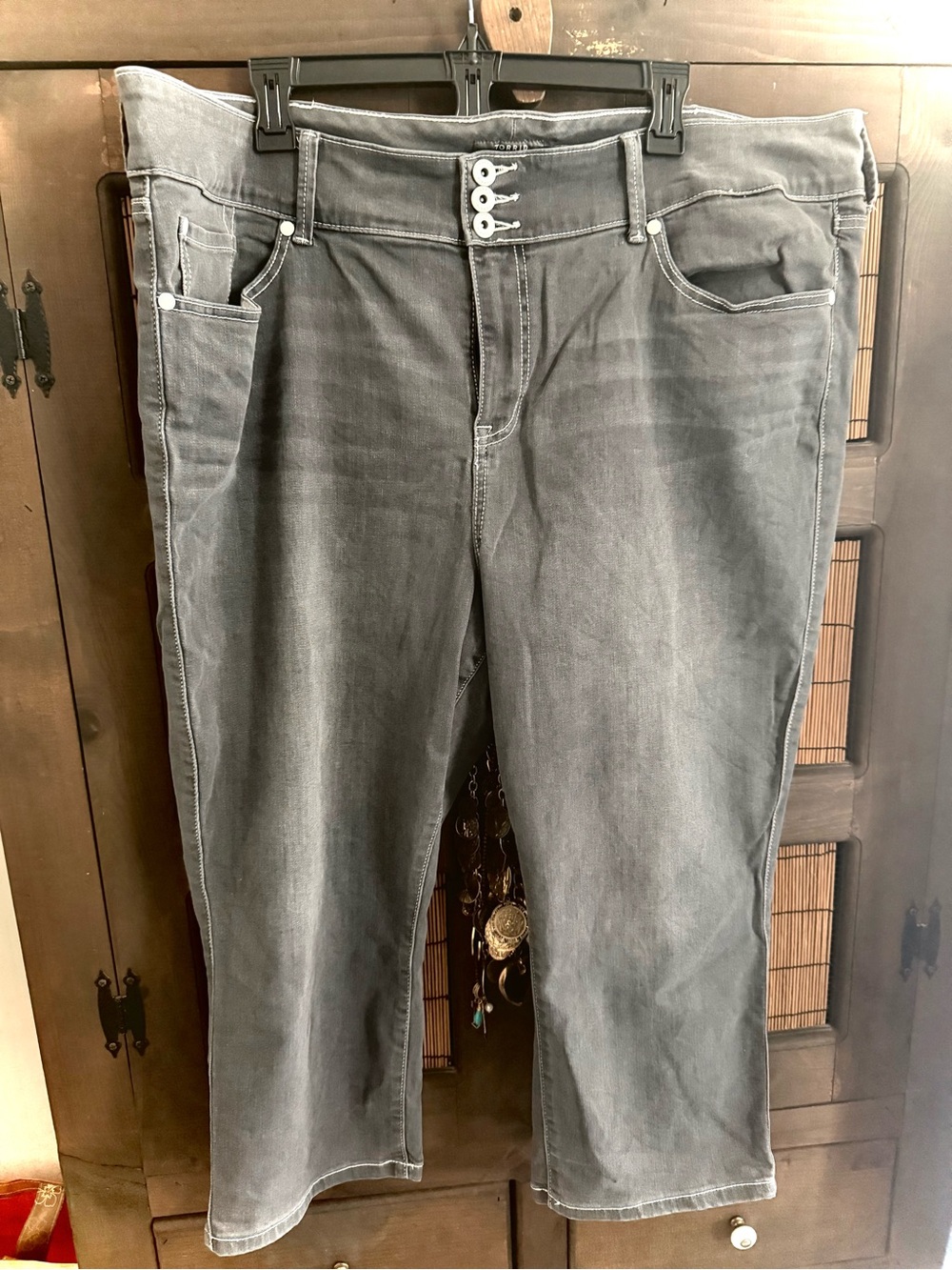 Torrid Charcoal Gray Straight-Leg Capri Jeans with Button Fly NWOT